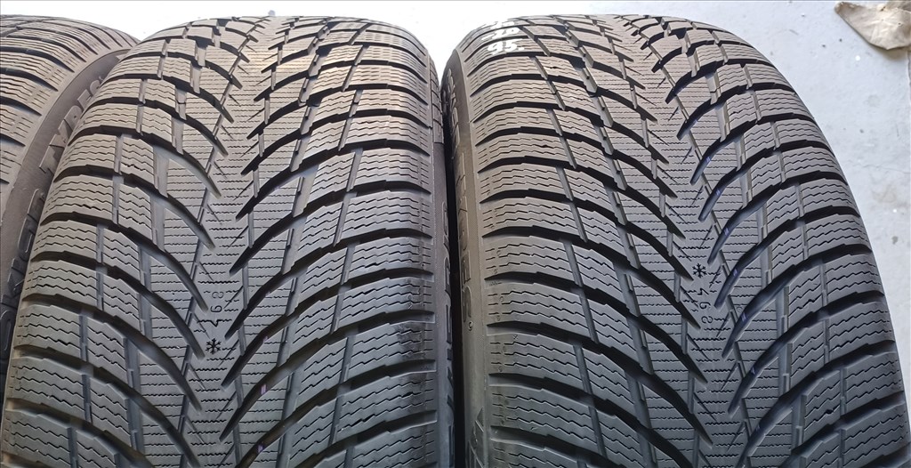  Nokian Hakkapeliitta10 SUV 235/55 R18 téli gumik 4db.9,5mm 4. kép
