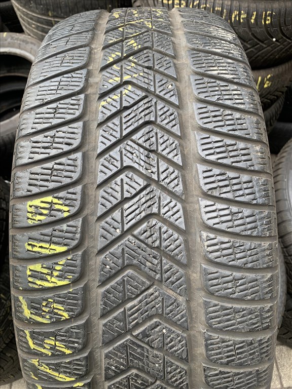  255/5519" használt Pirelli téli gumi  4. kép