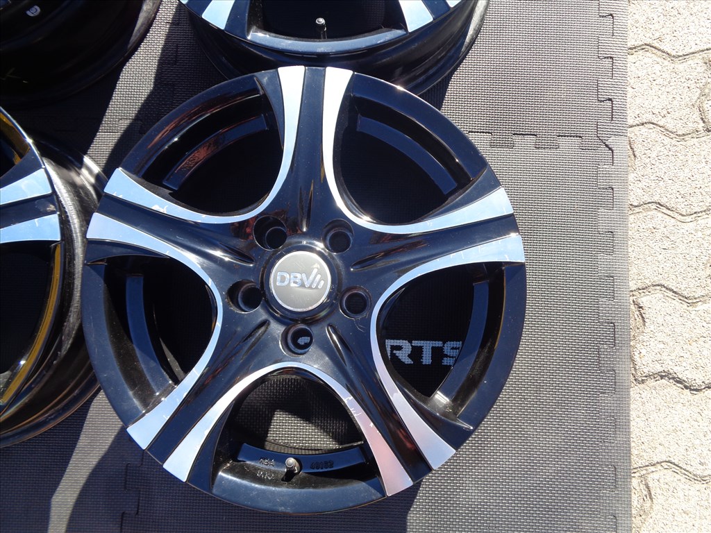 DBV alufelni 16-os, 5×114.3-as osztóval képen látható állapotban eladó. 5. kép