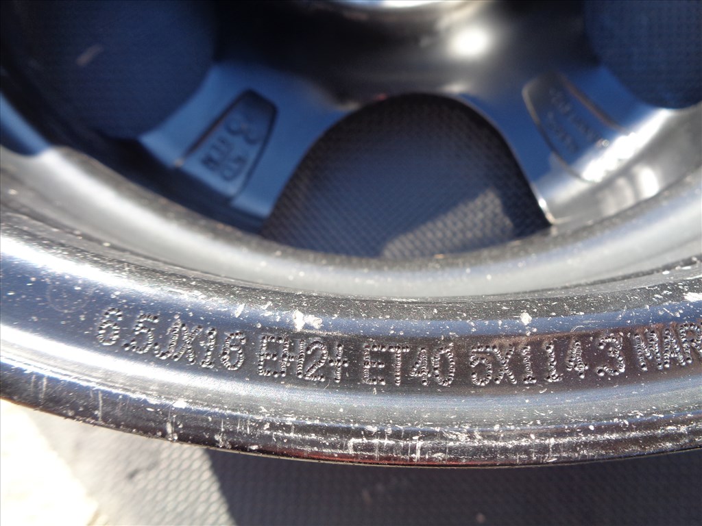 DBV alufelni 16-os, 5×114.3-as osztóval képen látható állapotban eladó. 9. kép