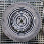 4x100 lyukosztású 15" használt lemezfelni, rajta 175/65 újszerű Laufenn téli gumi + tpms