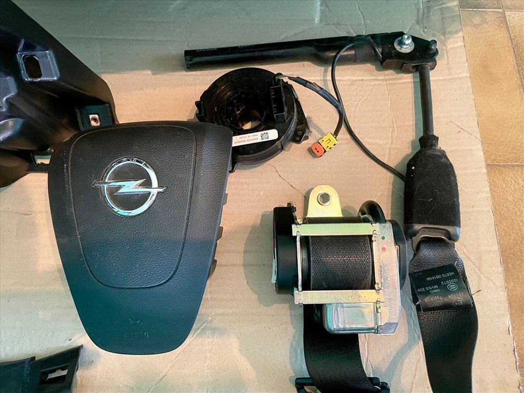 Opel Astra J Gyári Bontott Alkatrészei Eladó ( Facelift ) 1.7 CDTi A17DTS  80. kép