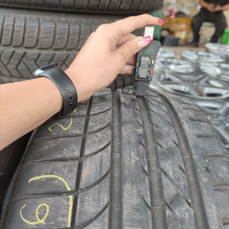  255/40 R19 Goodyear nyári gumi 40000ft a 2db/286/ 2. kép