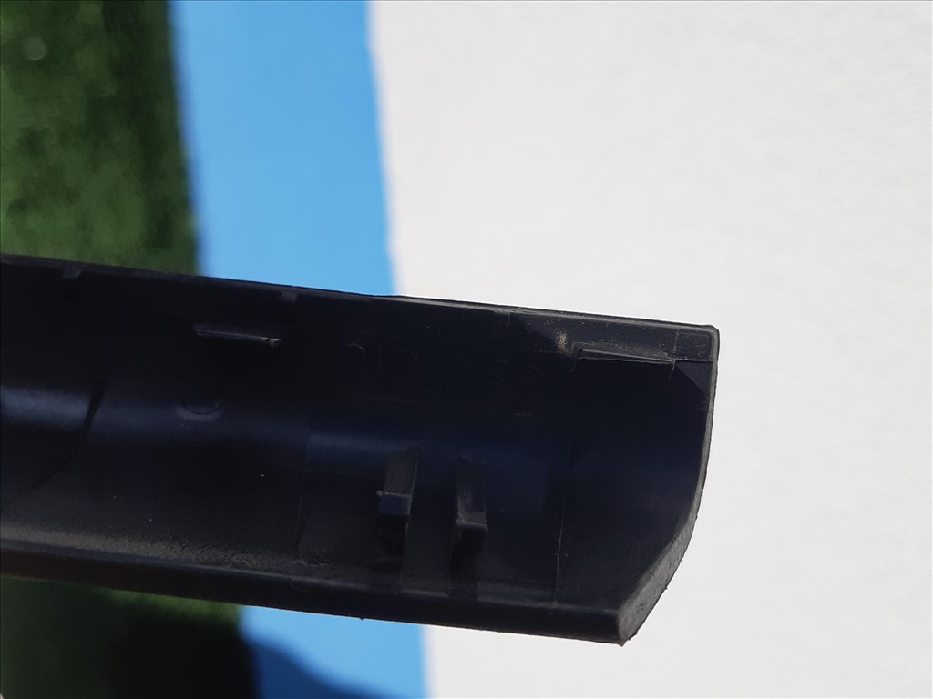 Bontásra: Opel Astra H Enjoy, Meriva A, Volvo 240/245 Wagon - BE belső ajtókilincs díszléc  1312853 331985437 4. kép