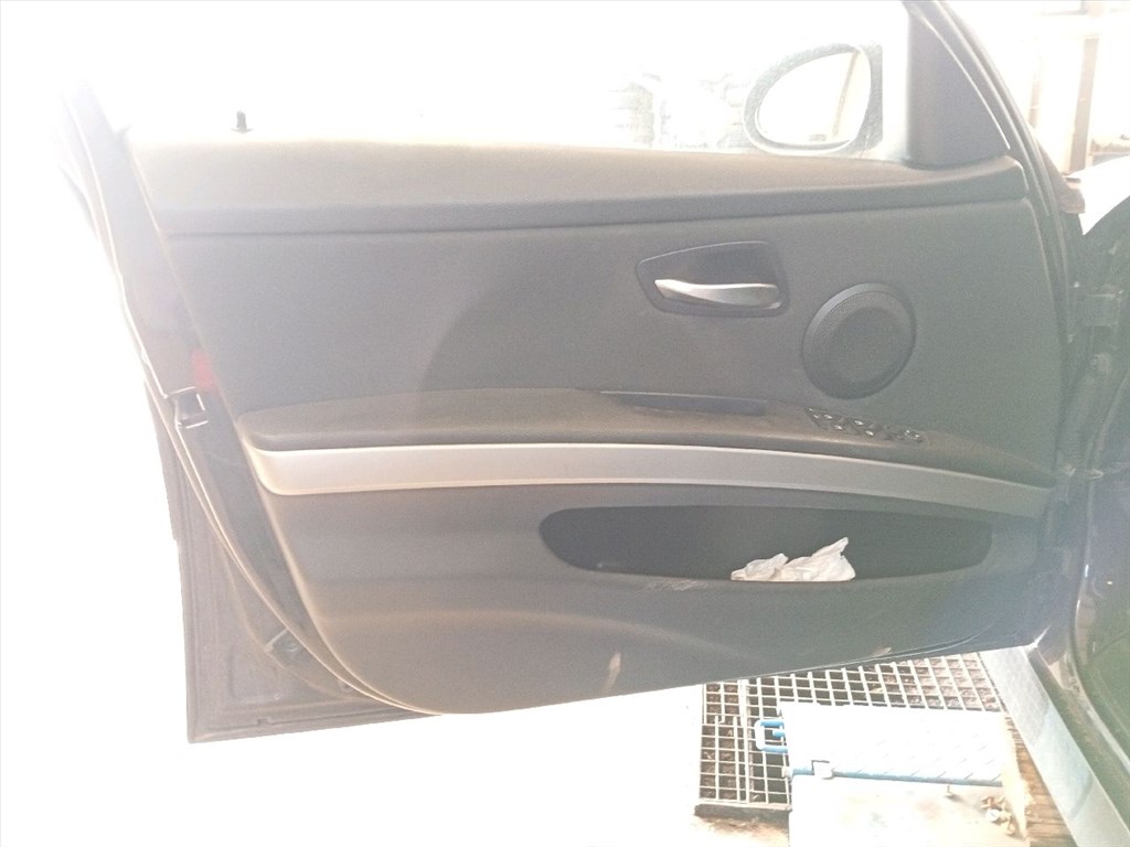 BMW 318 (E91) - Bontódik! 10. kép