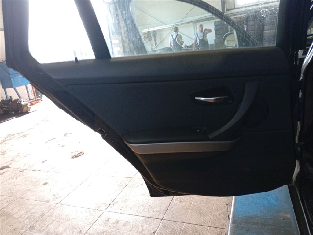 BMW 318 (E91) - Bontódik! 17. kép