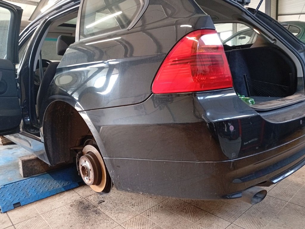 BMW 318 (E91) - Bontódik! 21. kép