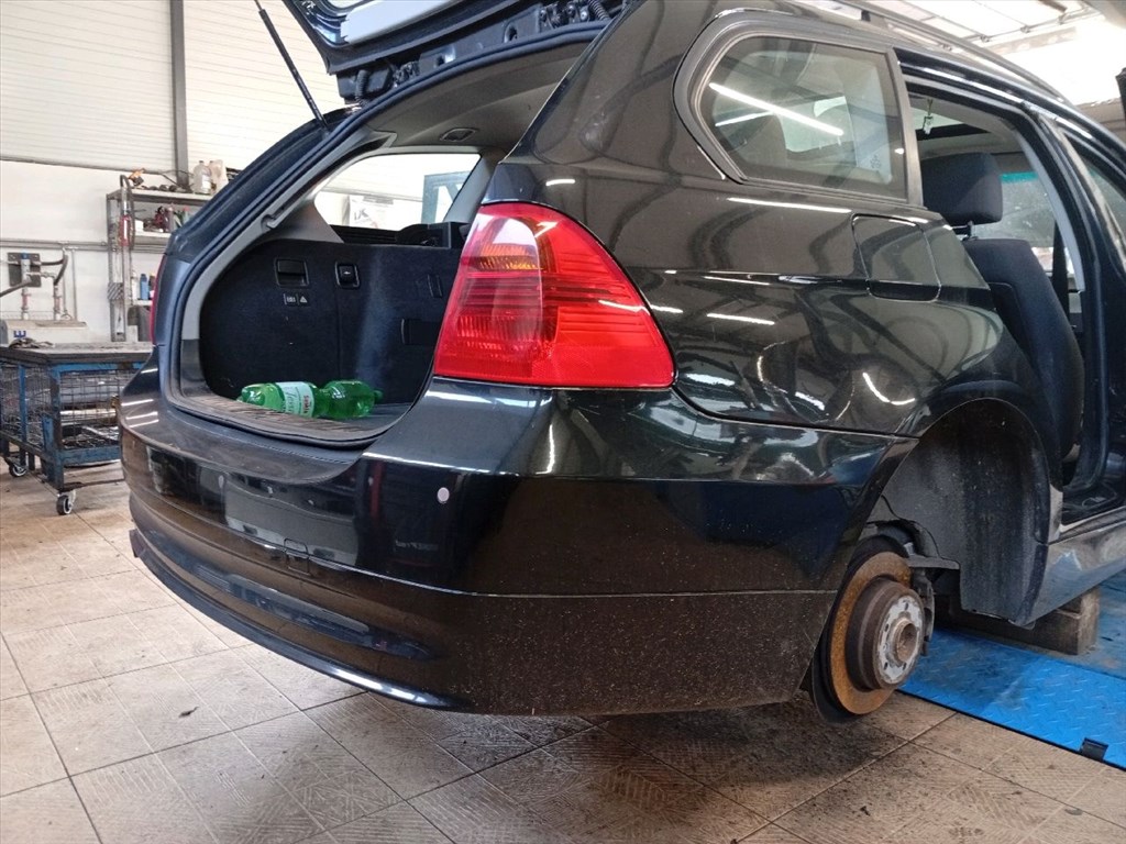 BMW 318 (E91) - Bontódik! 23. kép