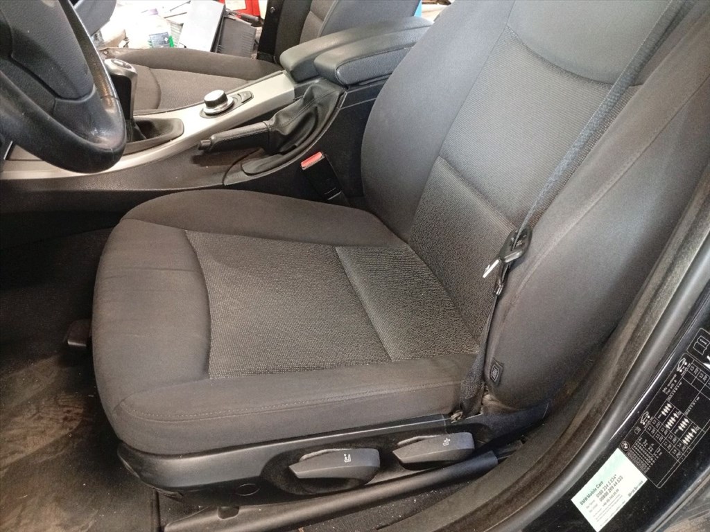 BMW 318 (E91) - Bontódik! 29. kép