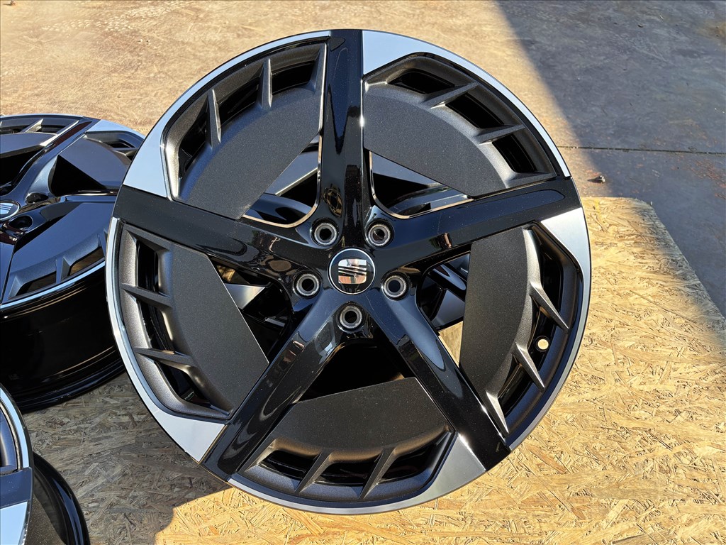 Seat Cupra Born 20" 5x112 gyári Új alufelni eladó 20 coll VW Skoda 7. kép