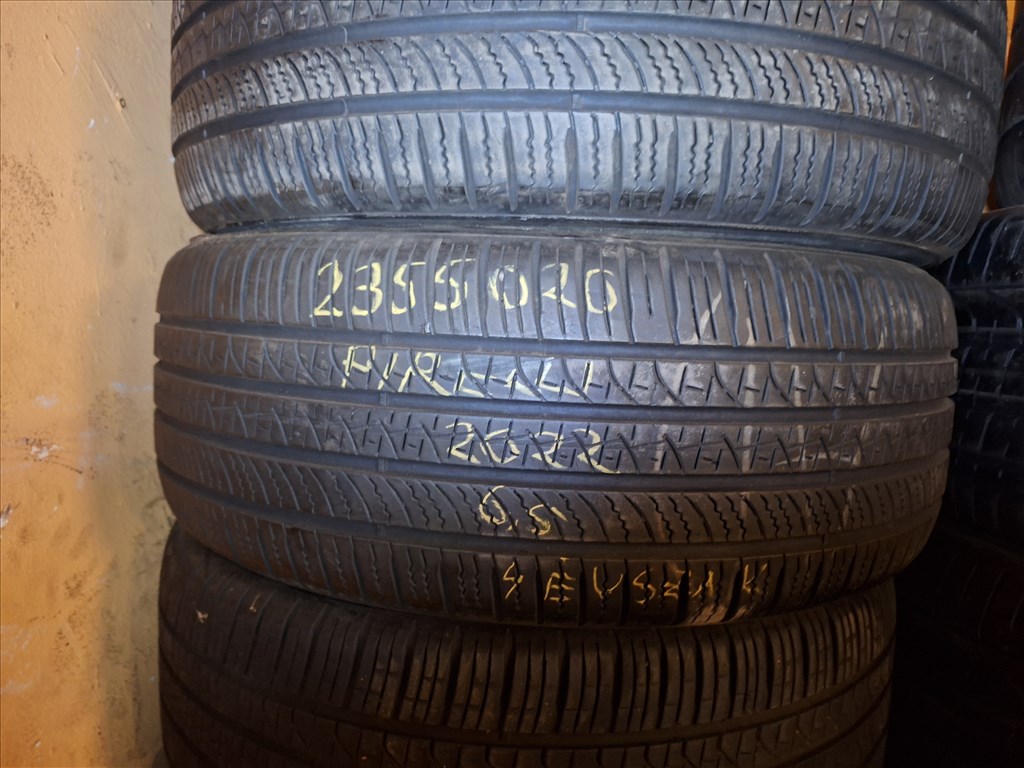  235/50/20"  Pirelli négyévszakos gumi  1. kép