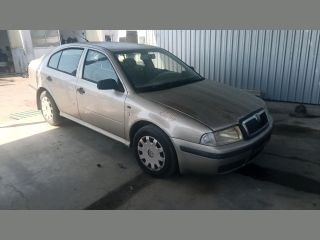 Skoda Octavia I Szervóolaj Tartály *138439* 4. kép