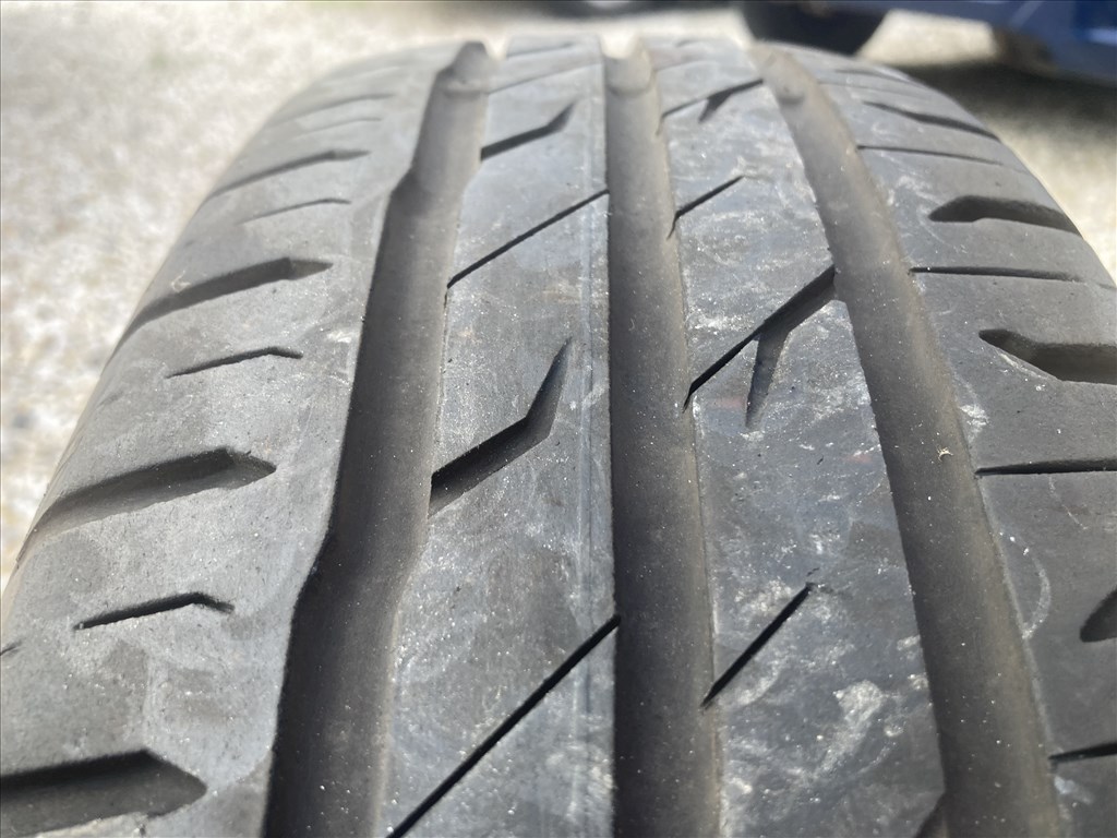  175/6515" Nagyon jó állapotú Semperit nyári gumi gumi 2. kép