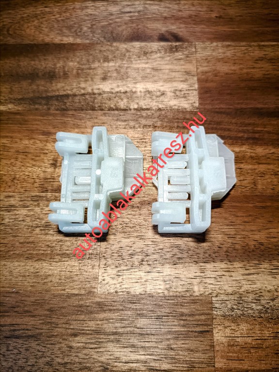 ABLAKEMELŐ ALKATRÉSZEK RAKTÁRRÓL 5. kép