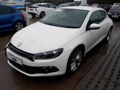 2010 VW Scirocco 2.0 diesel, 6 sebességes manuális- BONTÁS!