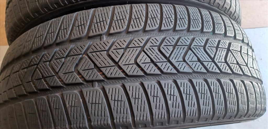 Pirelli Scorpion Winter MO 235/60 R18 téli gumik 4db 1. kép