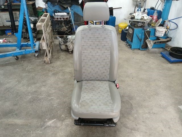 Volkswagen Transporter T5 Jobb első Ülés 18599 1. kép