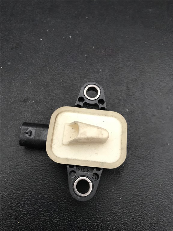 Audi A6 (C7 - 4G) - ütközés érzékelő 4h0955557 2. kép