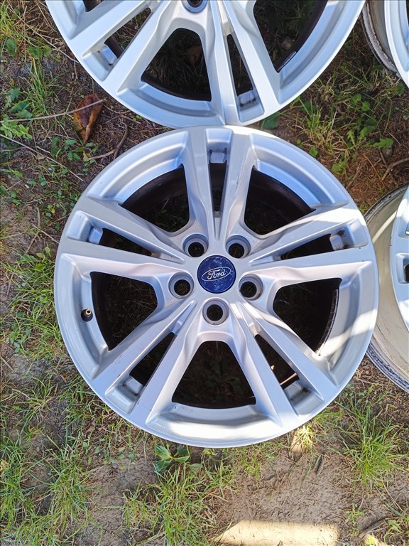  5x108 lyukosztású 7,5J 17" újszerű Ford (gyári felni) alufelni, szenzorok, csavarok  6. kép