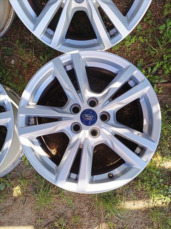  5x108 lyukosztású 7,5J 17" újszerű Ford (gyári felni) alufelni, szenzorok, csavarok  7. kép