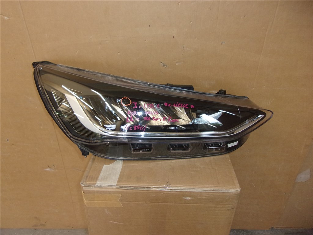 FORD FOCUS jobb első LED fényszóró 2022- NX7B-13E014-CF 1. kép