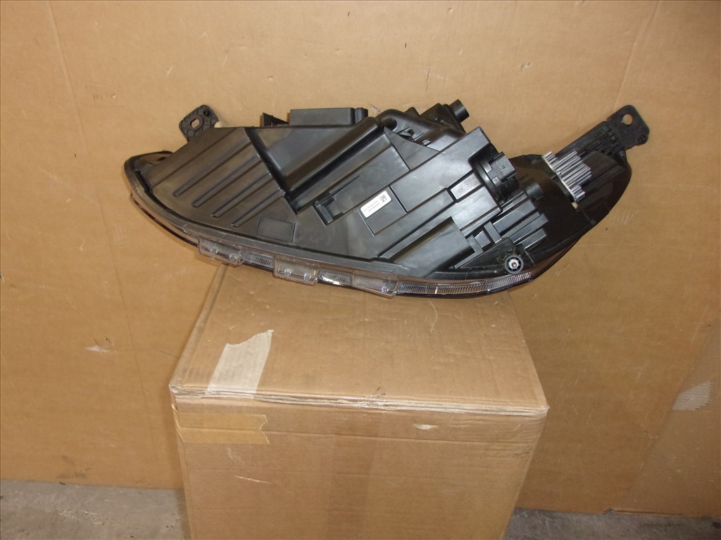 FORD FOCUS jobb első LED fényszóró 2022- NX7B-13E014-CF 5. kép