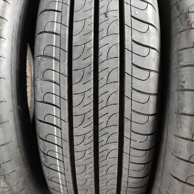 195/65 R16C ÚJ!! Goodyear nyári gumi 140000ft a 4db/83/ 2. kép