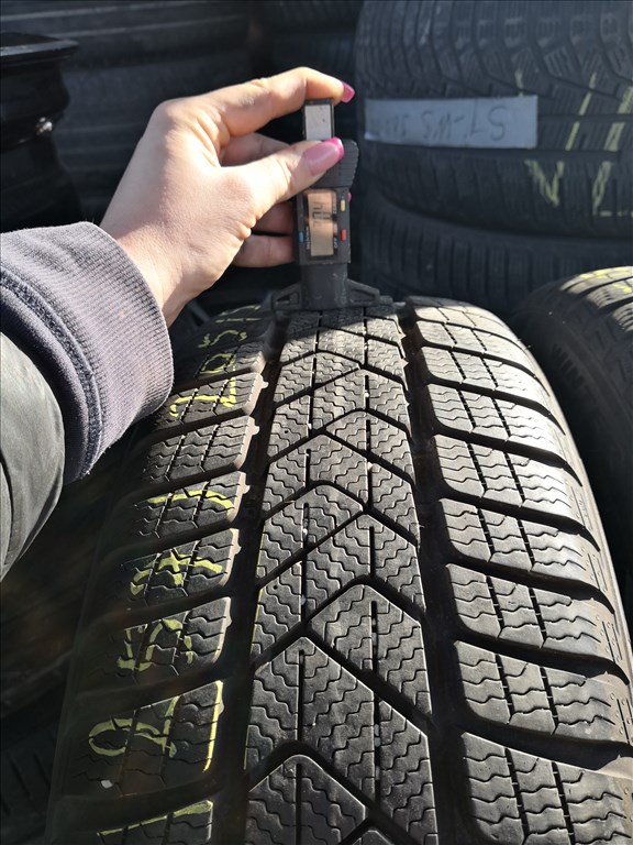 205/50 R17 Pirelli téli gumi 80000ft a 4db/265/ 1. kép