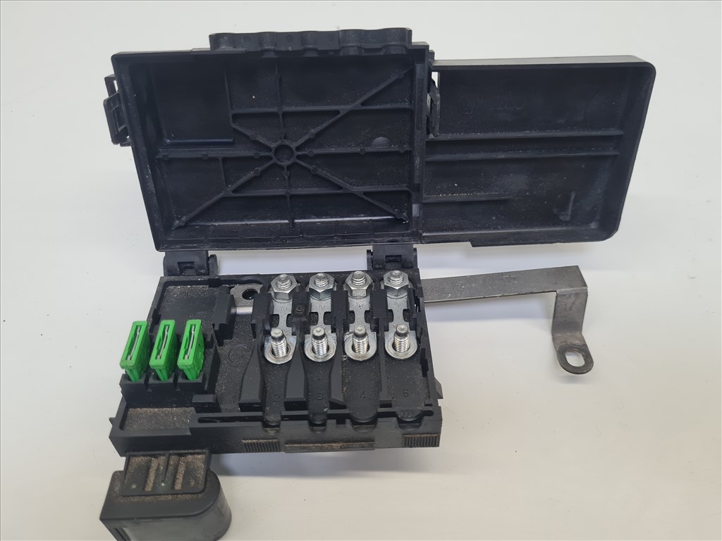 Volkswagen Golf IV motortéri biztosítéktábla (24551) 1j0937550m 1. kép