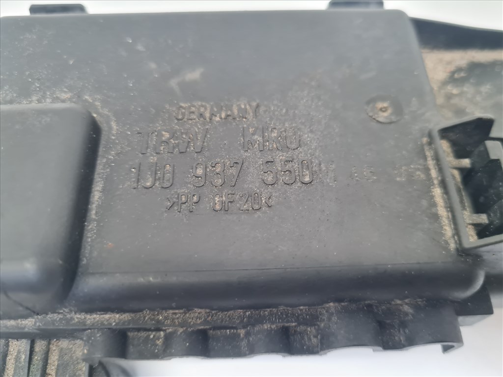 Volkswagen Golf IV motortéri biztosítéktábla (24551) 1j0937550m 4. kép