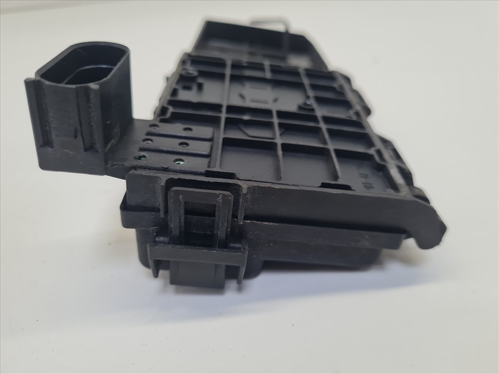 Volkswagen Golf IV motortéri biztosítéktábla (24551) 1j0937550m 7. kép