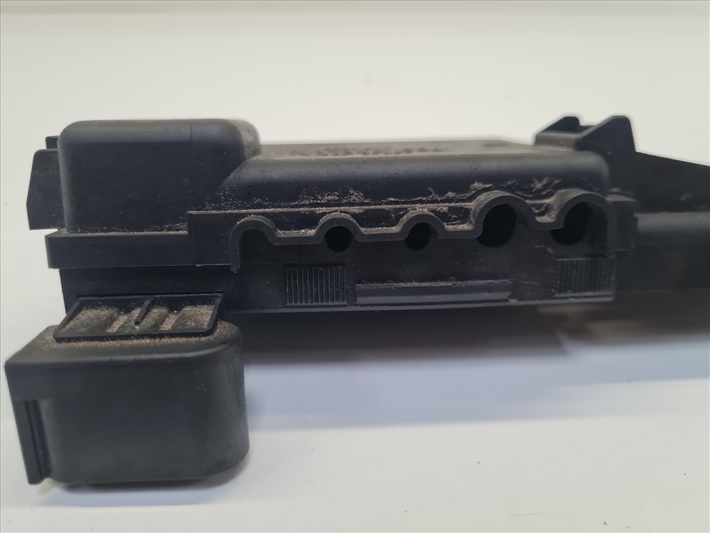 Volkswagen Golf IV motortéri biztosítéktábla (24551) 1j0937550m 8. kép