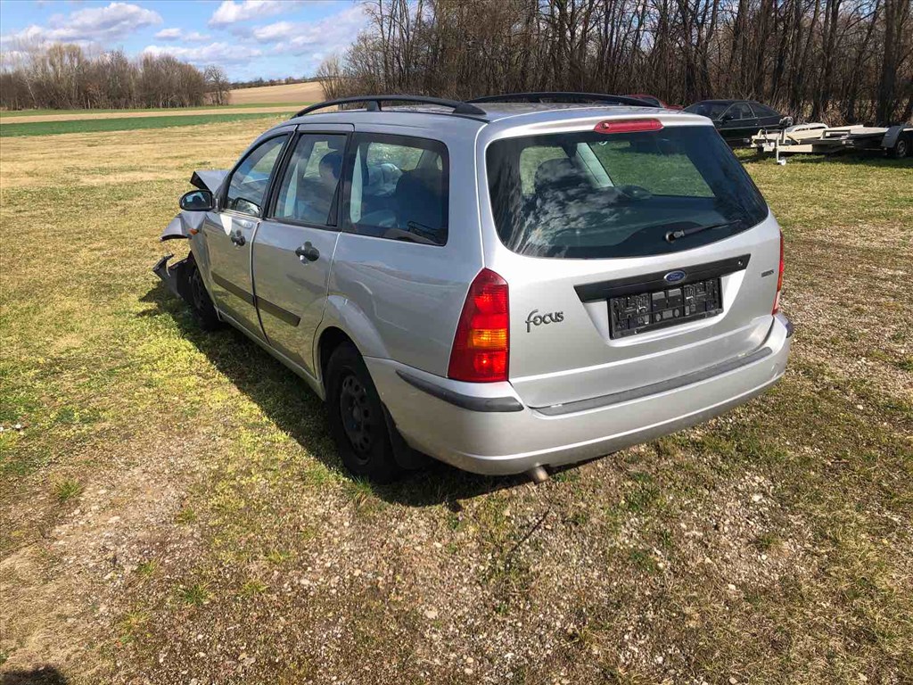 Ford Focus Mk1 bontott alkatrészei 4. kép