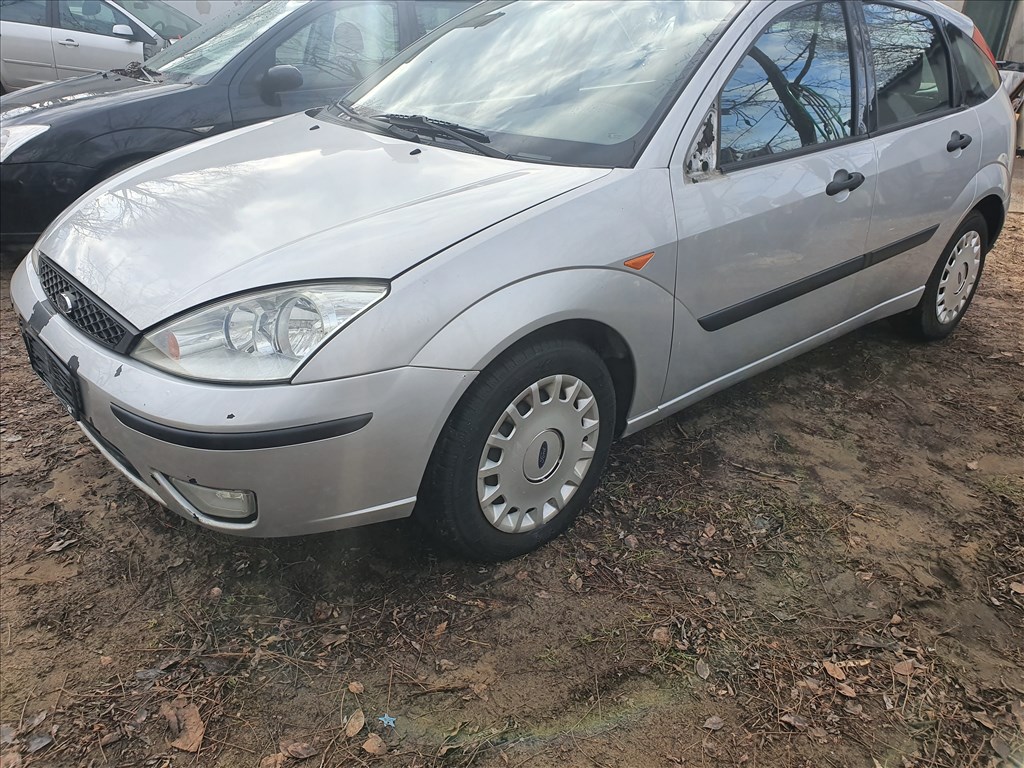 Ford Focus Mk1 bontott alkatrészei 7. kép