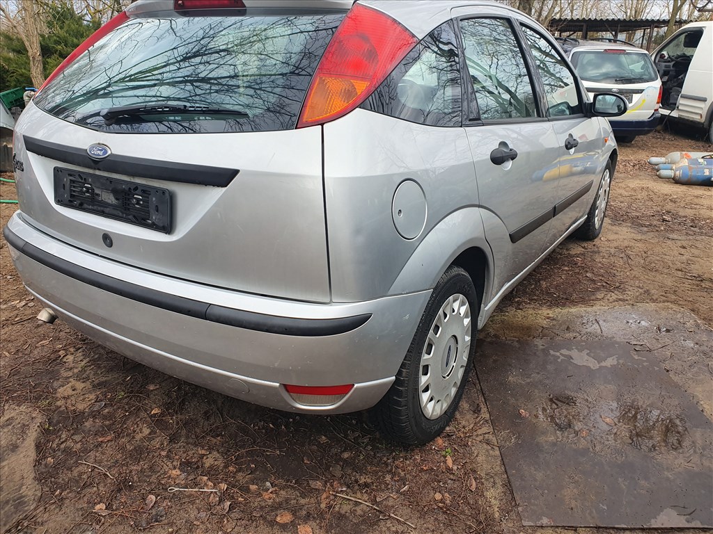 Ford Focus Mk1 bontott alkatrészei 1. kép