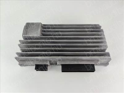 AUDI A4 B8 (8K2) Erősítő (8T1035223)