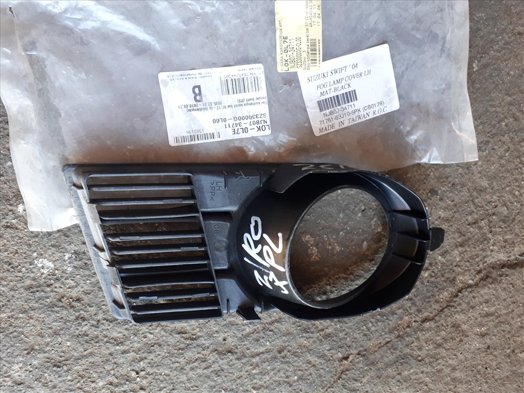 Suzuki Swift V Bal első ködlámpa díszrács  7176163j10 4. kép