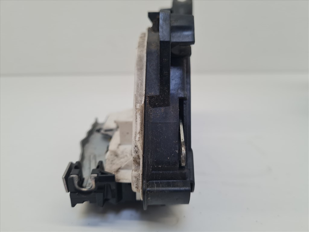 Volkswagen Golf VI jobb hátsó ajtózár (24307) 5k4839016h 7. kép