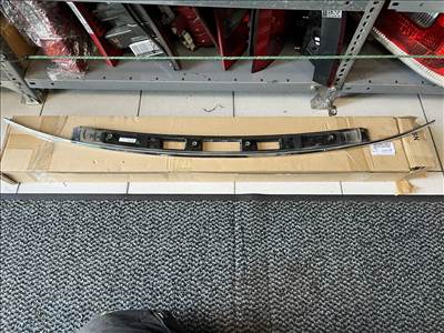 Skoda Superb III (3V) kombi facelift csomagtér díszléc  3v9853098b