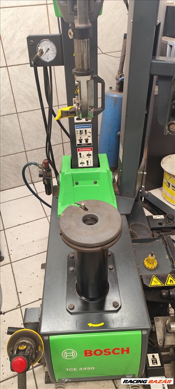 Bosch TCE 4490 gumiszerelőgép, pajszer nélküli, automata bontófejjel 3. kép