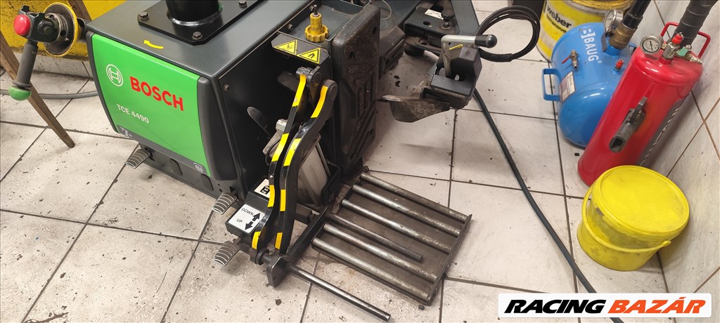 Bosch TCE 4490 gumiszerelőgép, pajszer nélküli, automata bontófejjel 4. kép
