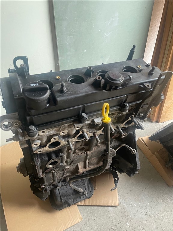 Opel Astra J 1.7 CDTI MOTORBLOKK + HENGERFEJ , Motor Segédberendezései 2. kép