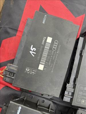 Audi A4 (B6/B7) komfort elektronika  8e0959433n