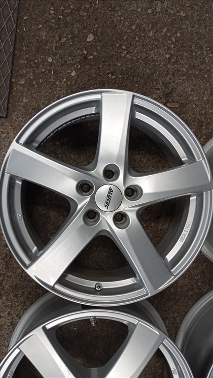  5x108 lyukosztású 7JJ 17" használt Alutec alufelni 5. kép