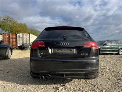 Audi A3 (8P) Hátsó lökhárító LY9B