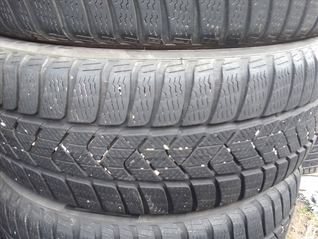  215/50R18 Pirelli Winter Sottozero3 téli gumi garnitúra 3. kép