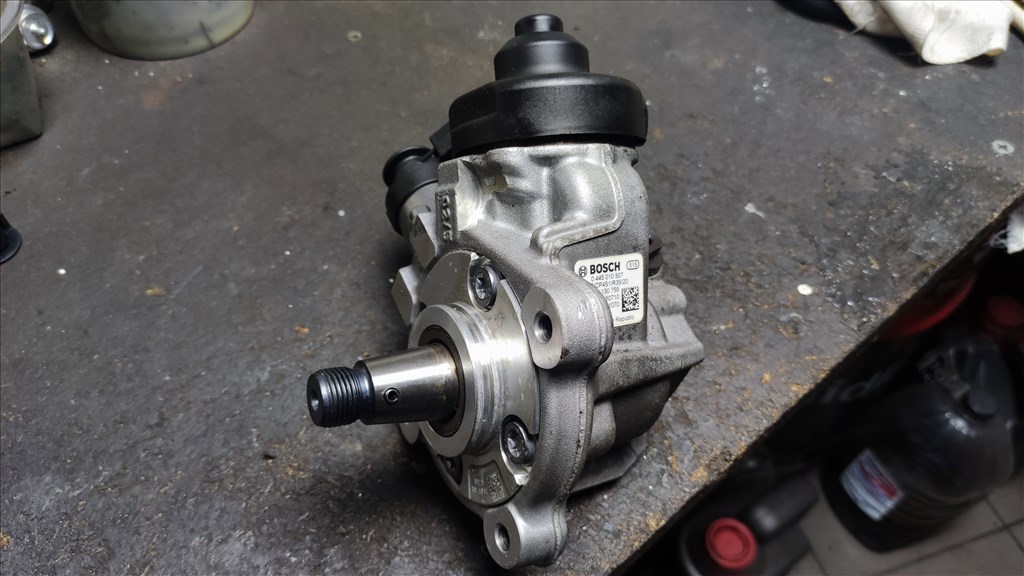 Audi A4 (B8 - 8K) 2.0 TDI VW CR nagynyomású pumpa 03l130755 0445010507 4. kép