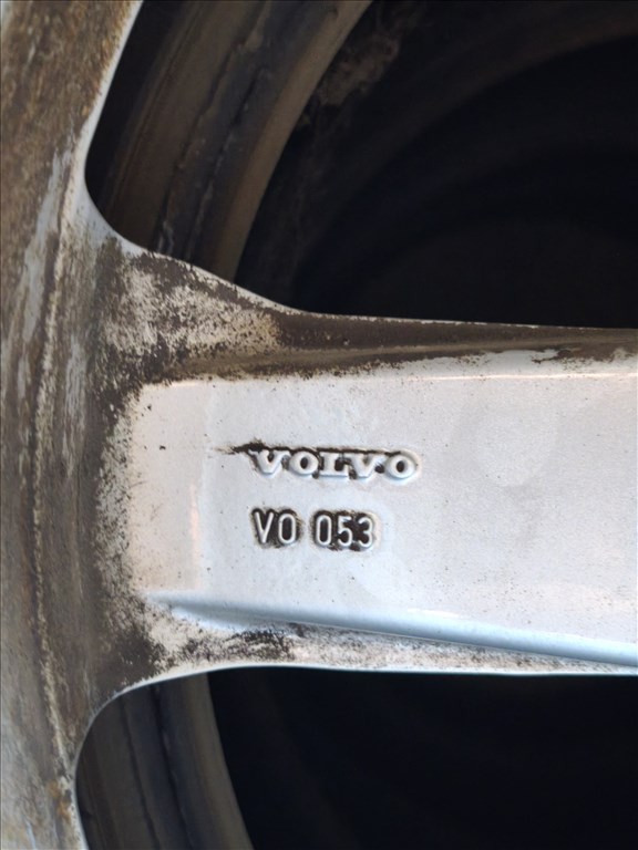 Volvo R Line 1 db alufelni  3. kép