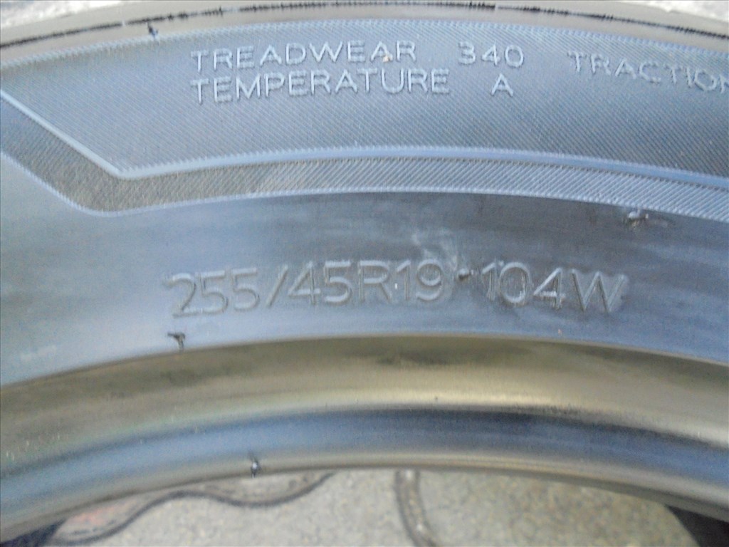 Hankook 255/45 R 19-es nyári gumi mint az új eladó 6. kép