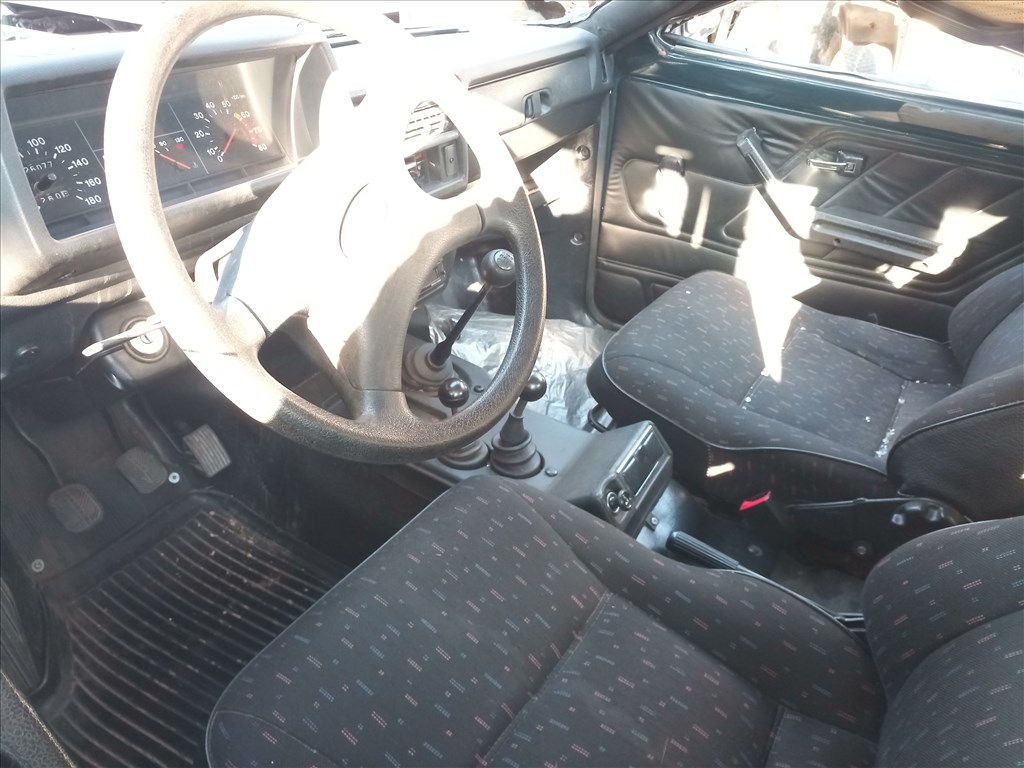 Lada Niva ajtó, ajtózár, ablakemelő, kilincs  5. kép